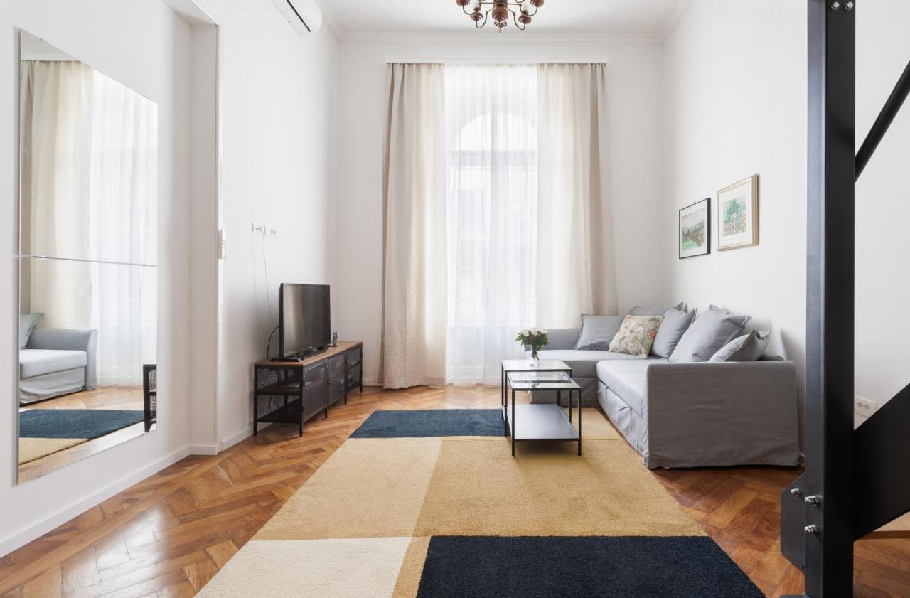 Cozy In The Heart Of Zagreb - H Apartment Exterior photo